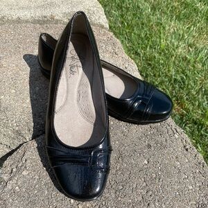LIFE STRIDE~SOFT SYSTEM ~DIVA~BLACK~SIZE 5.5~WOMEN’S~BALLET FLATS~USED BARELY~BR